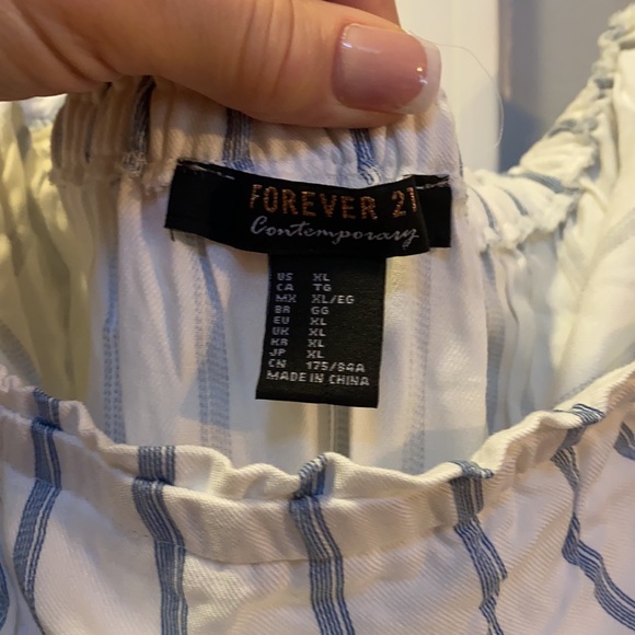 NWT Forever 21 Contemporary  jumpsuit - Picture 3 of 8